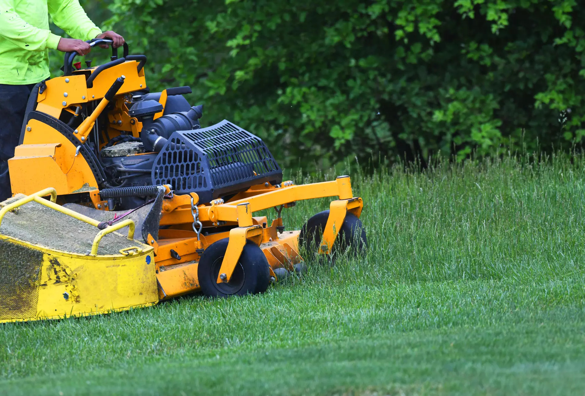 Lawn Mowing: Elevating Your Lawn’s Health and Aesthetics